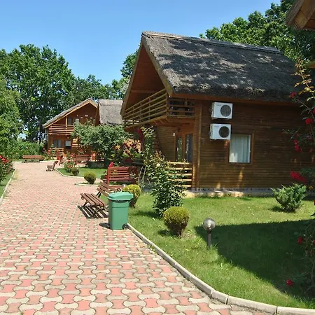 Szálloda Lacul Racilor 3*